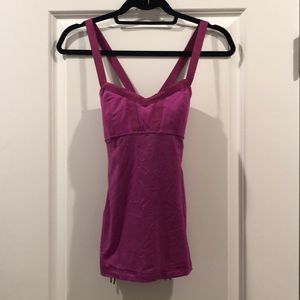 Such a pretty and cool Lululemon top!